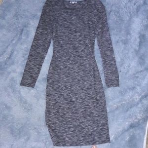 A gray dress perfect for spring and summer